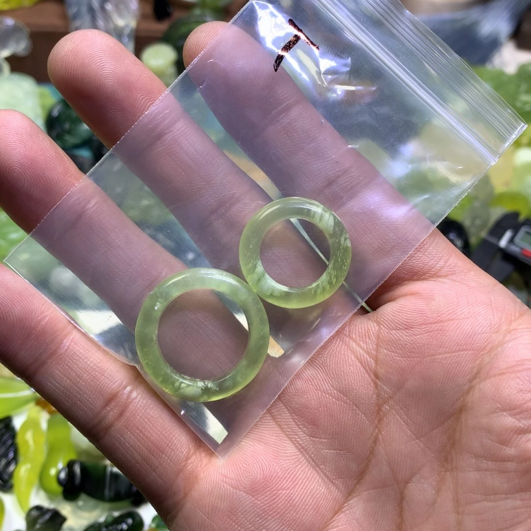 岫玉颈饰未镶嵌T****o指环