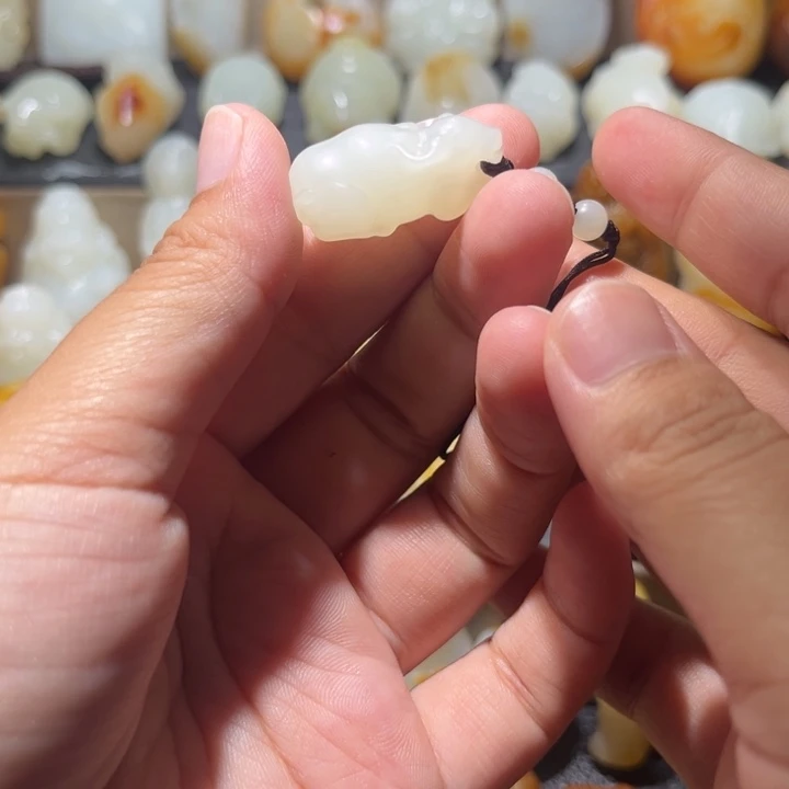 颈饰未镶嵌和田玉