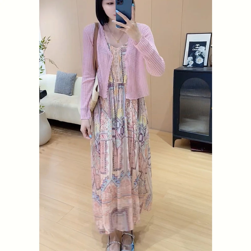 欧洲站粉色吊带连衣裙2025新款开衫＋减龄收腰海边沙滩度假长裙