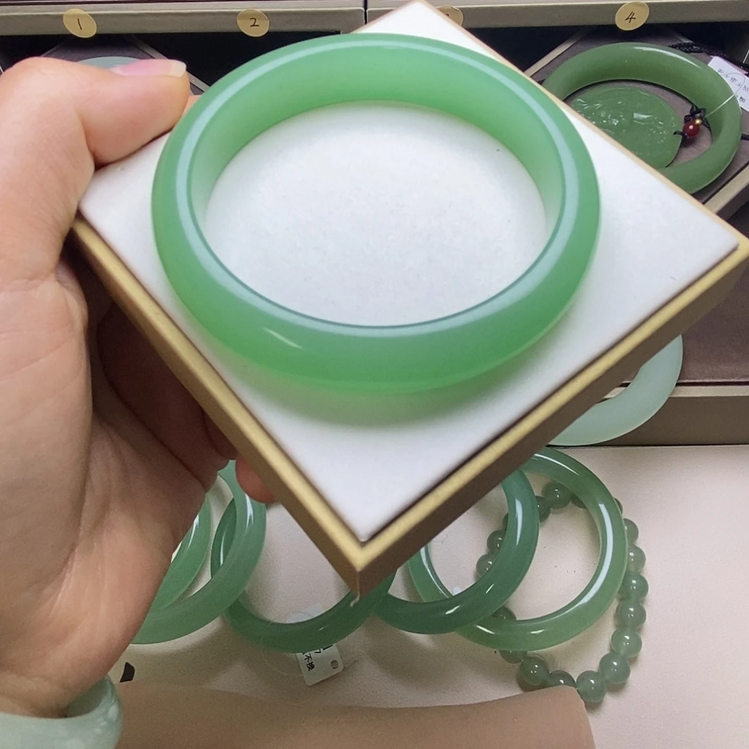 执***㊣东陵石未镶嵌手镯
