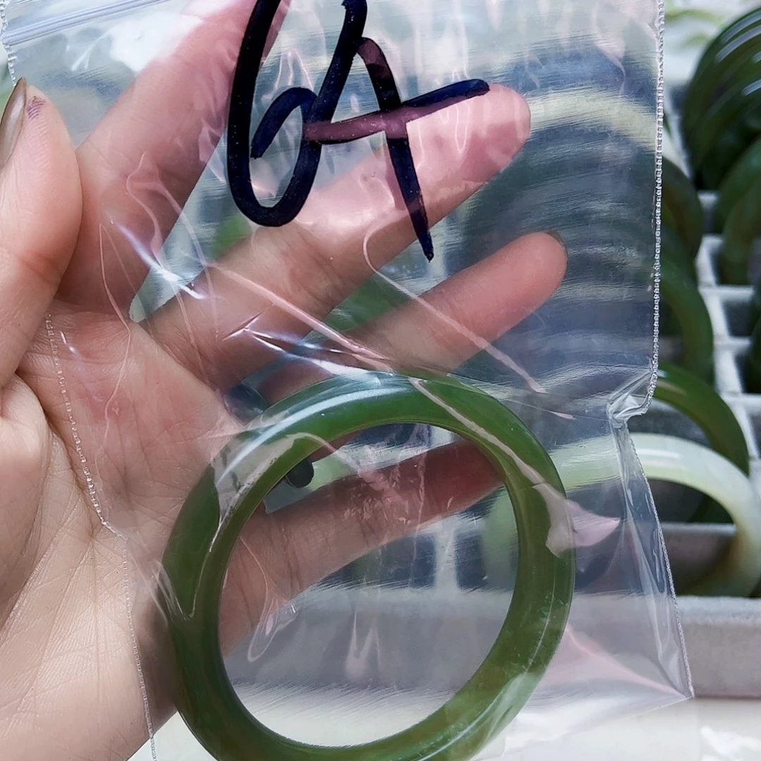 捡***豆和田玉（糖玉）未镶嵌珠宝半成品