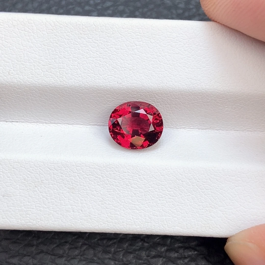 未镶嵌裸石石榴石2.89克拉