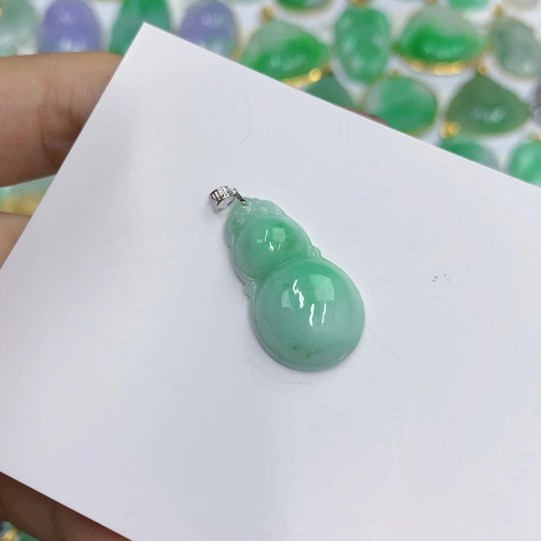 颈饰18K金镶嵌翡翠翡翠