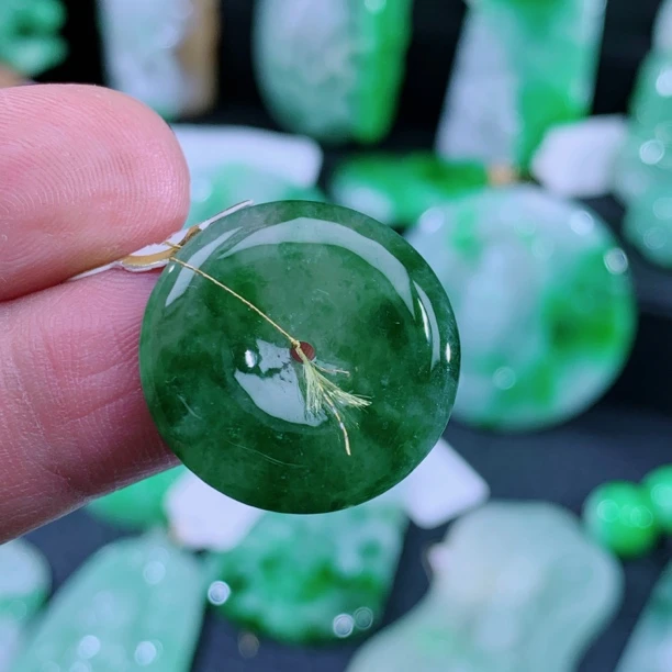 天然A货翡翠冰种波菜绿翡翠平安扣 货号:A1780415尺寸:22.6-3.8mm