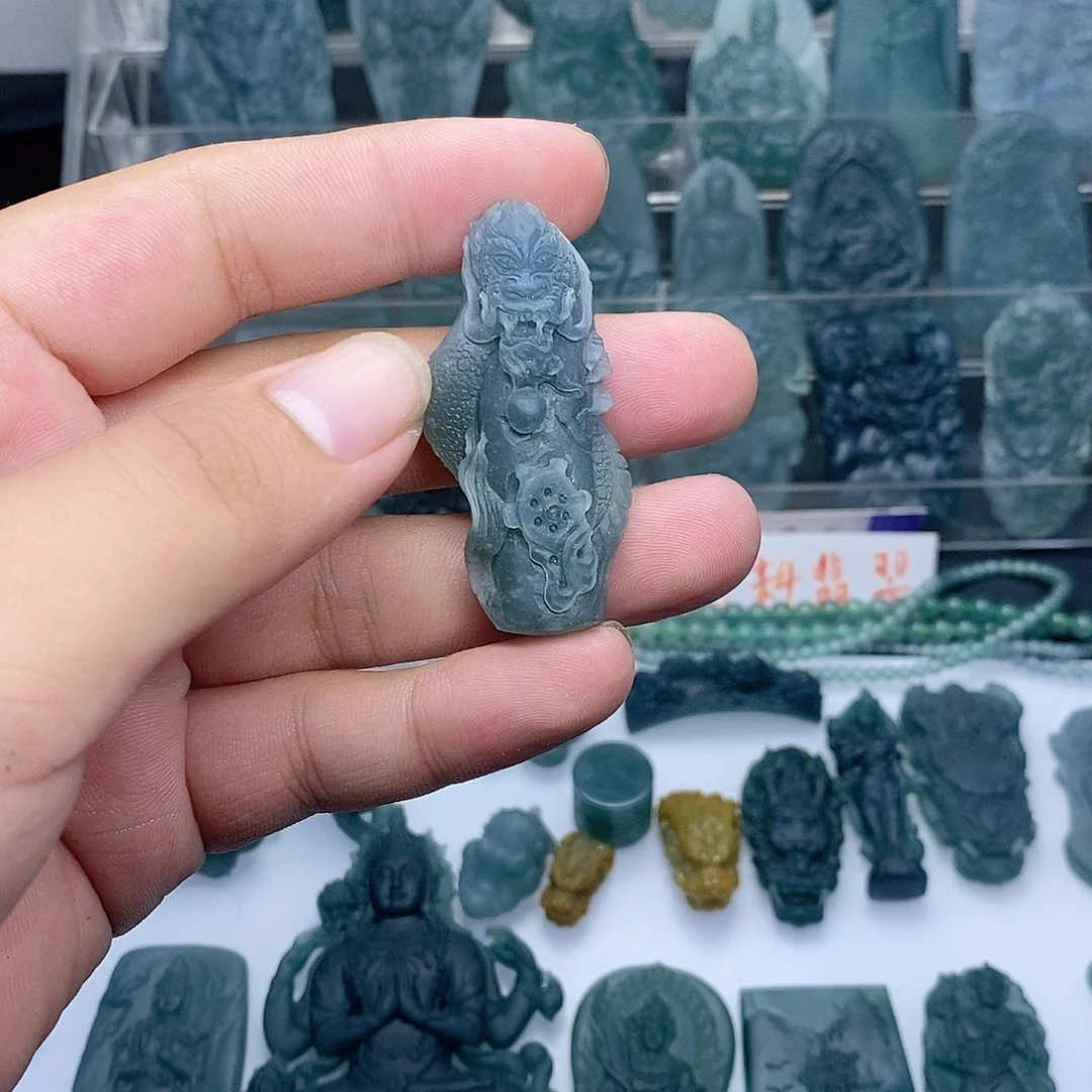 定制翡翠未镶嵌龙柱