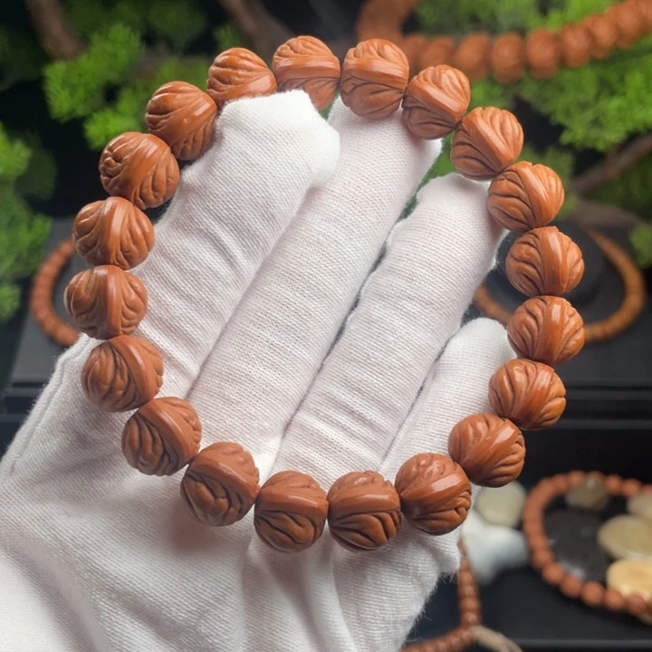 -***-桃核吊坠一代玉龙脊