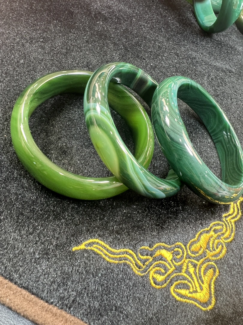 S6182【福嘟嘟珠宝】玄武益母草玛瑙绿手镯-样性发一件（圈口53-63）