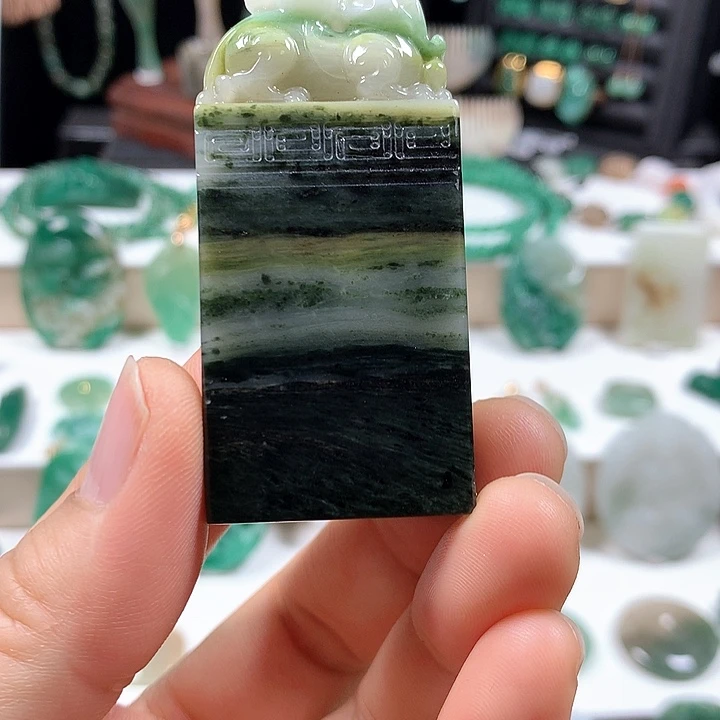 未镶嵌独山玉颈饰