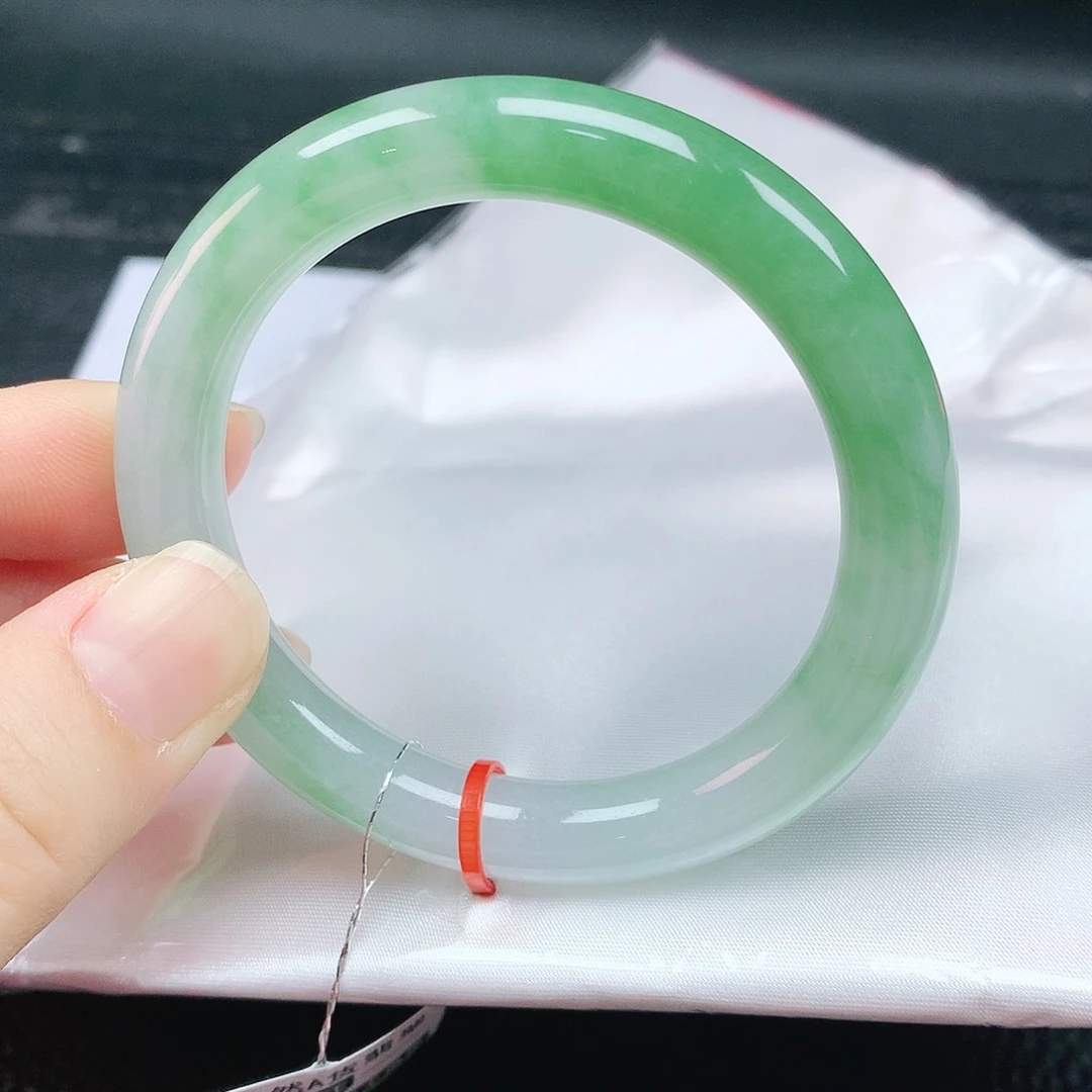 翡翠手镯未镶嵌51圆