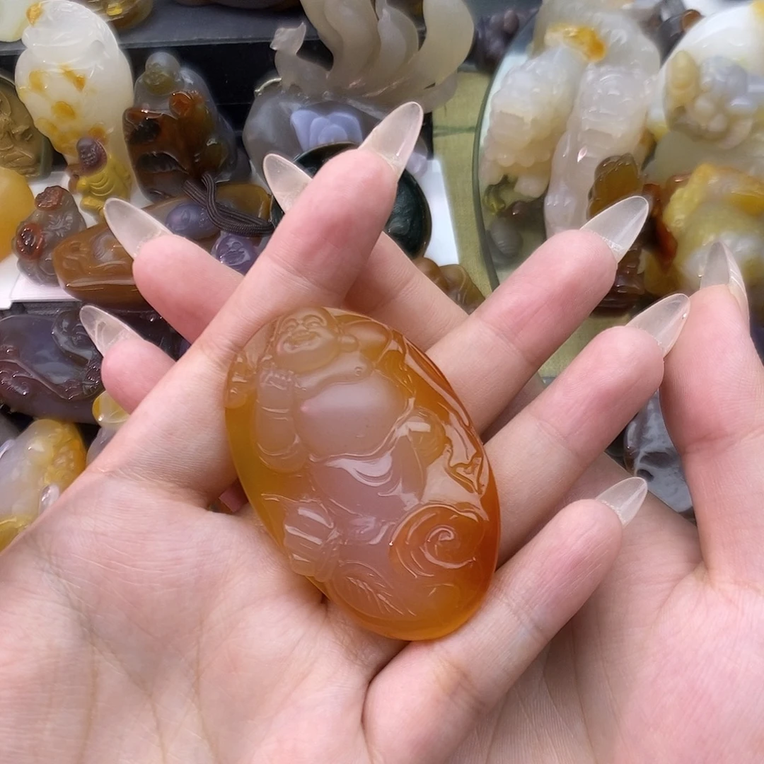 王***蕃玛瑙/玉髓未镶嵌颈饰