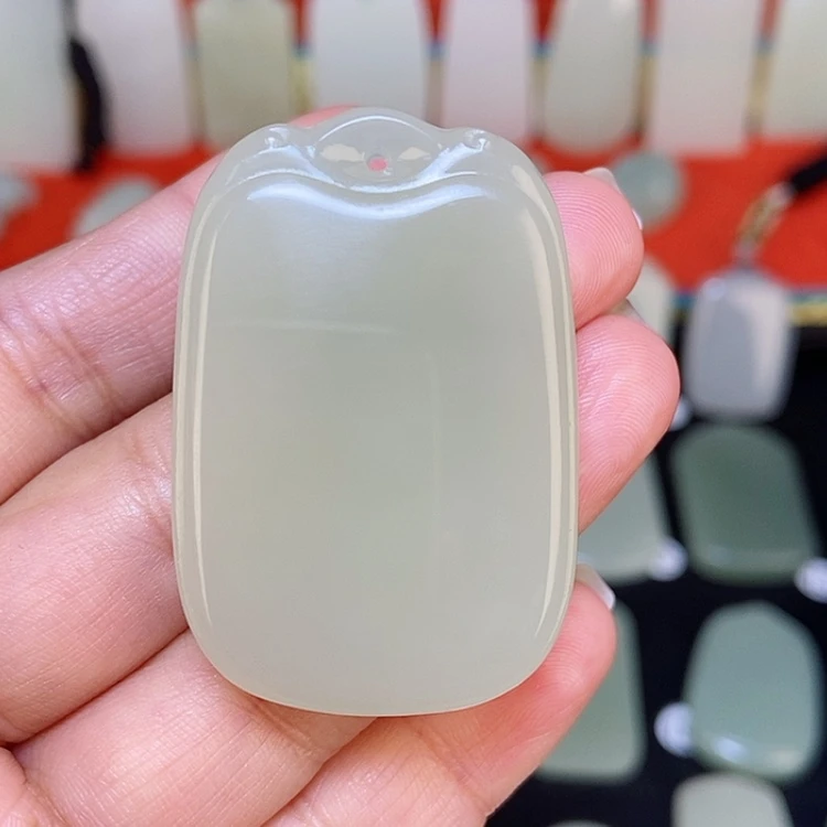 【闪购商品】颈饰未镶嵌和田玉