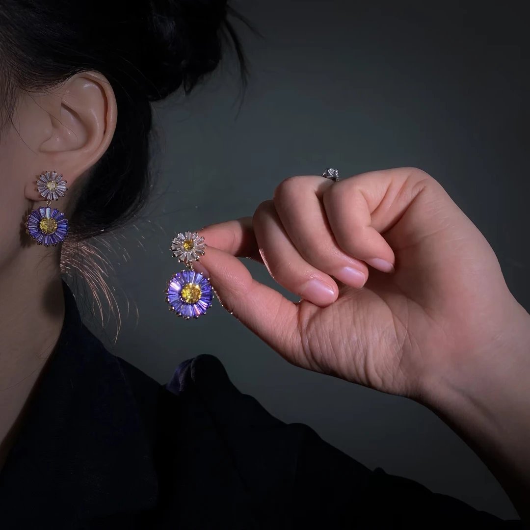 铜合金锆石耳饰 小雏菊高级感耳饰耳环925银针锆石时尚配饰气质