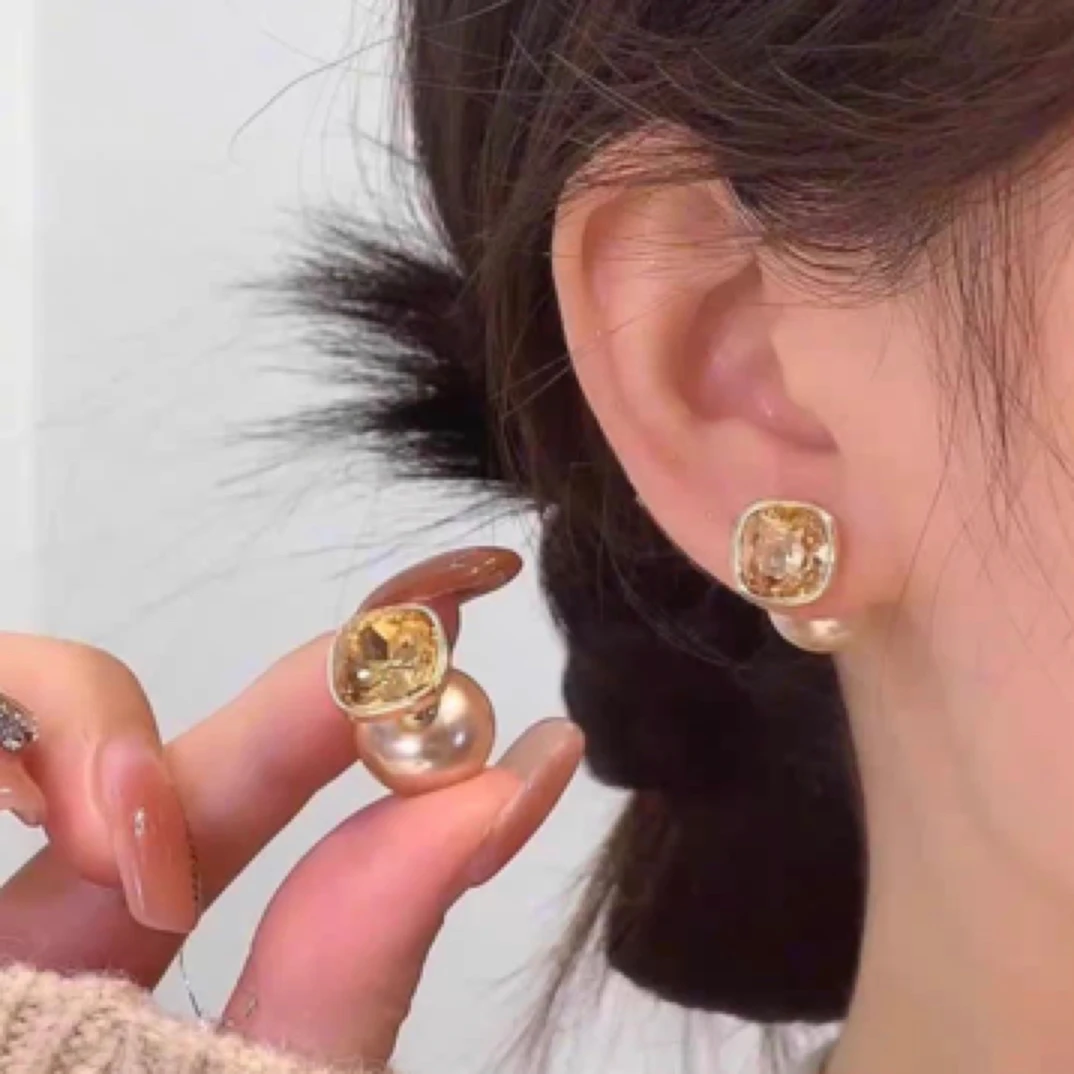 铜合金仿水晶耳饰 日韩金色女精致小众耳钉饰品镶嵌优雅轻奢白色