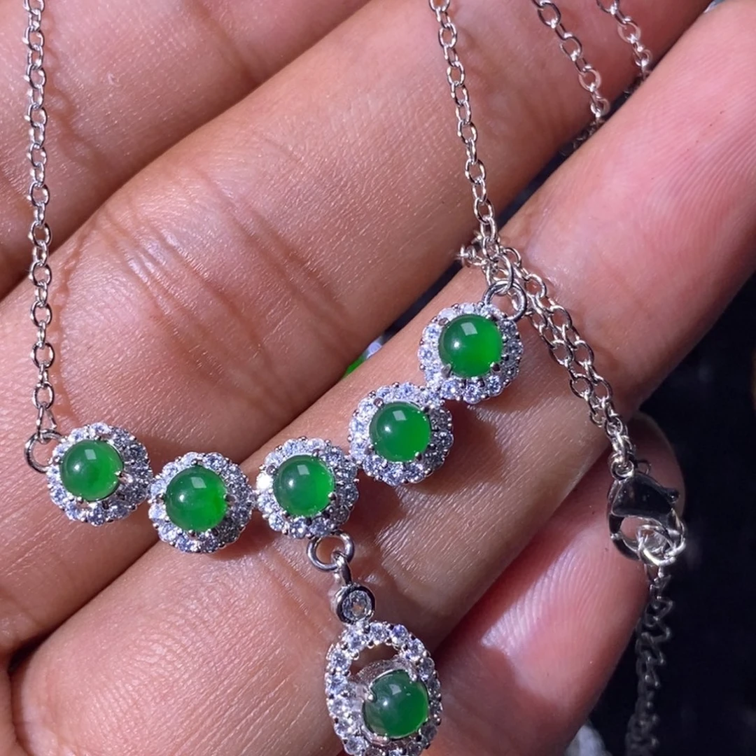 翡翠未镶嵌颈饰8