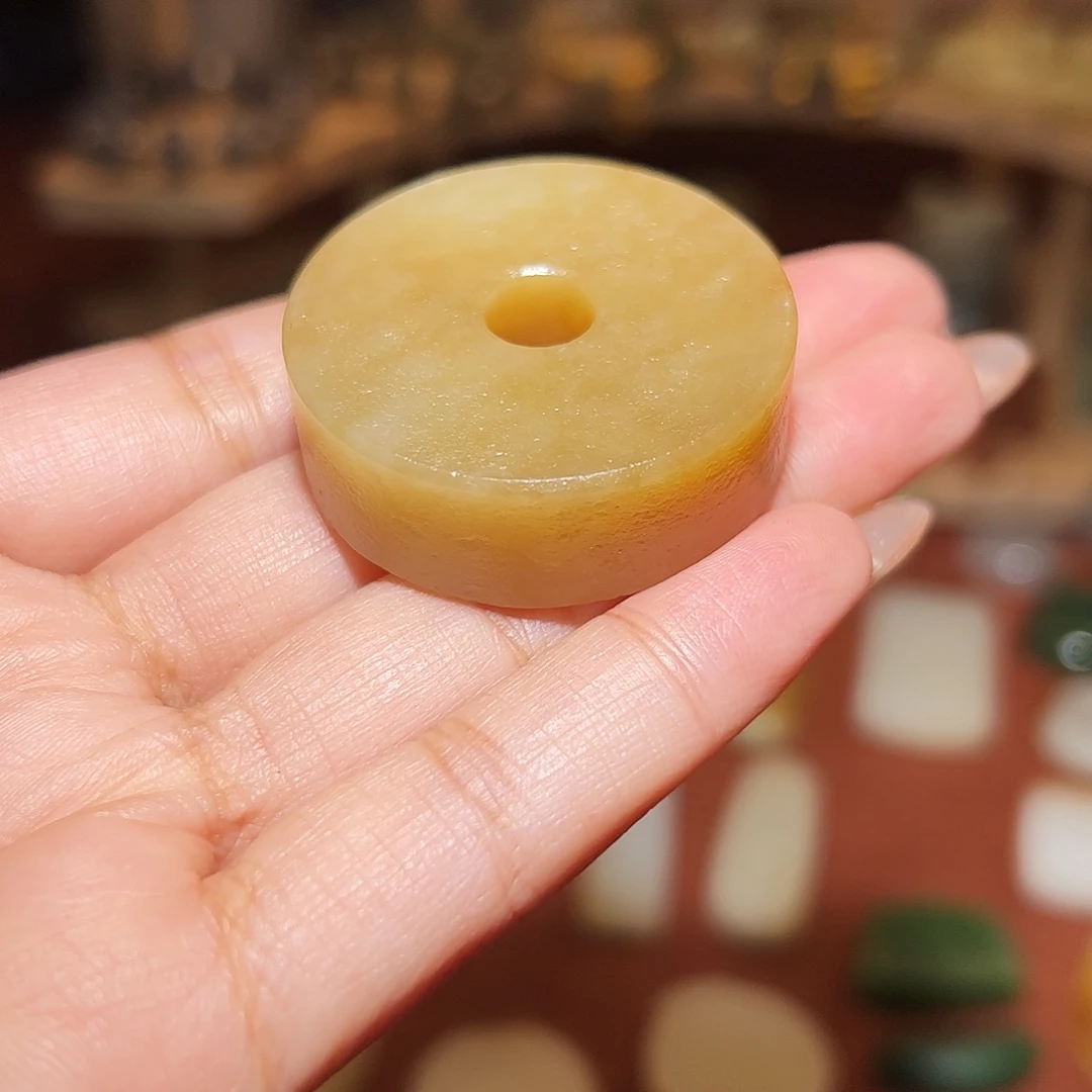 青***和田玉未镶嵌颈饰