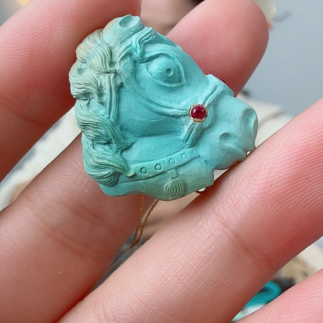 绿松石未镶嵌珠宝奇石