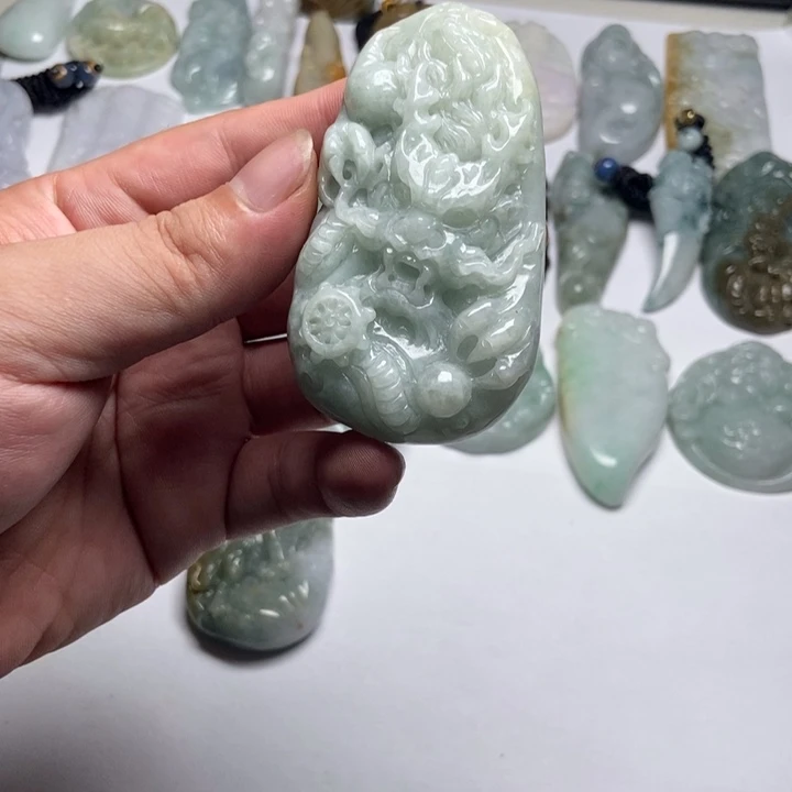 颈饰未镶嵌翡翠龙牌33