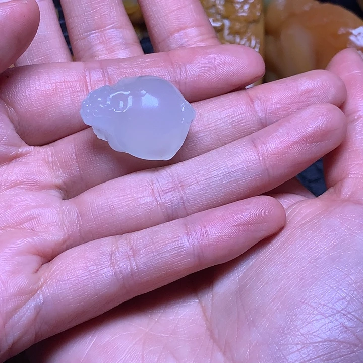 石英质玉（黄龙玉）未镶嵌颈饰