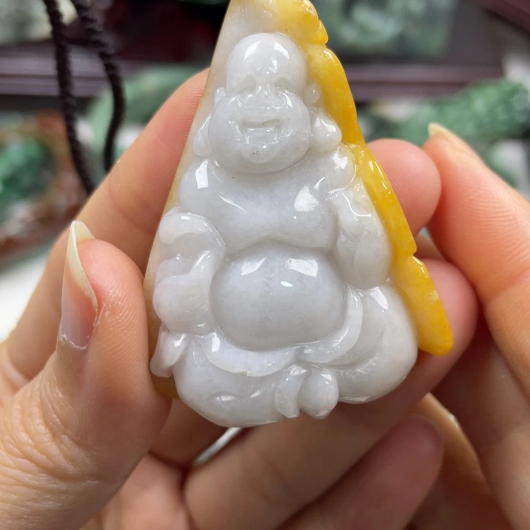 翡翠未镶嵌颈饰牌子