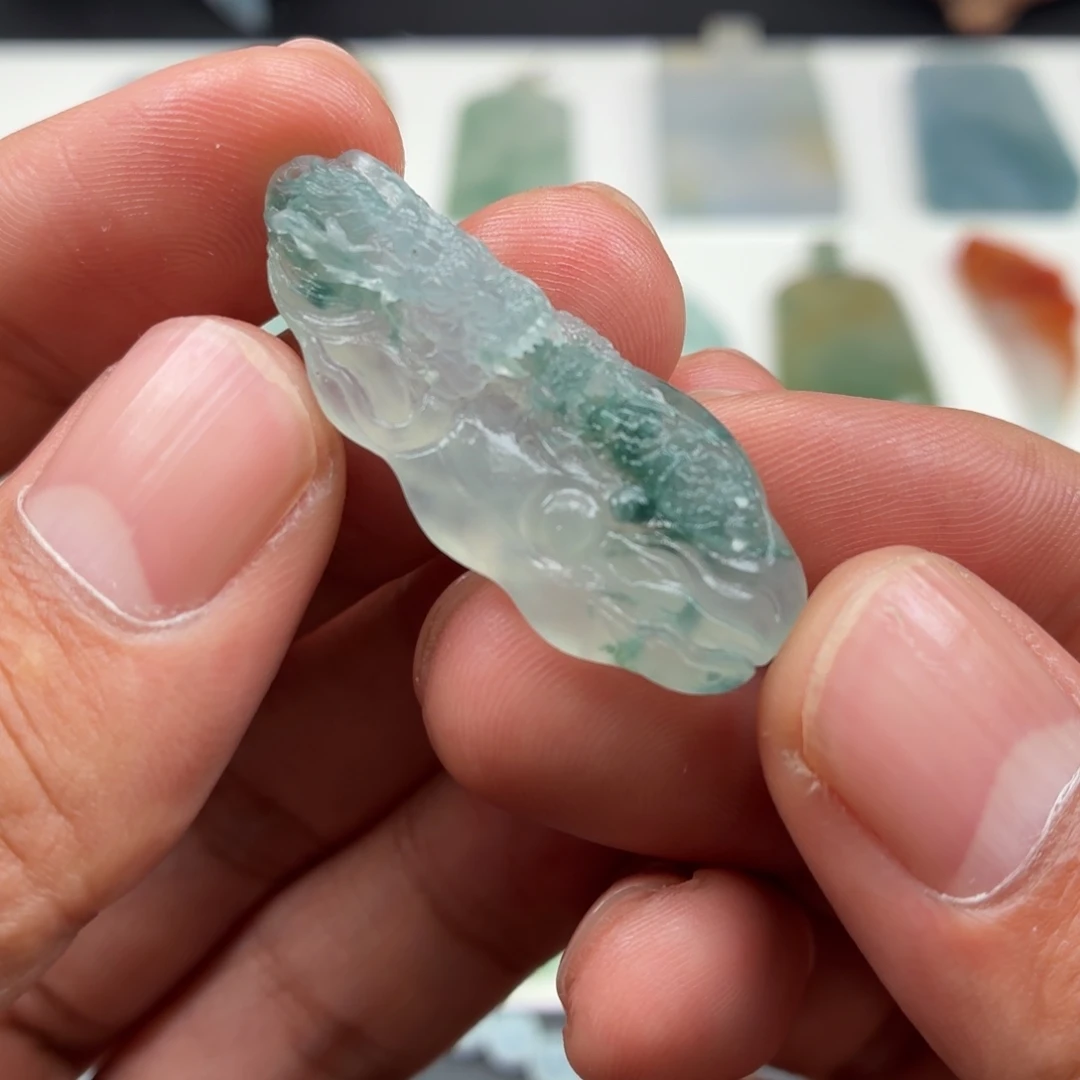 定制翡翠未镶嵌龙