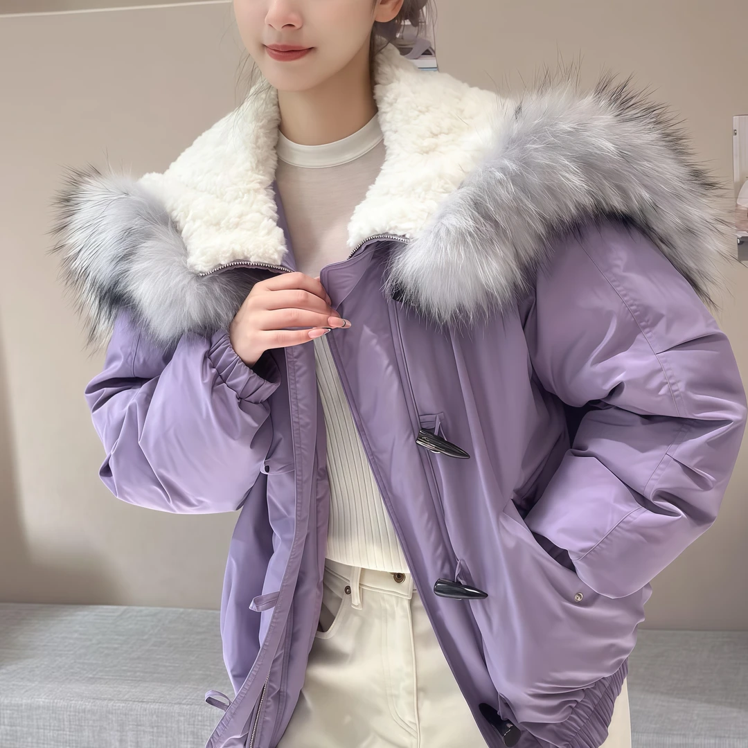 白廘同款拉链翻领大朵狐狸毛牛角扣小飞侠香芋紫厚鹅绒服
