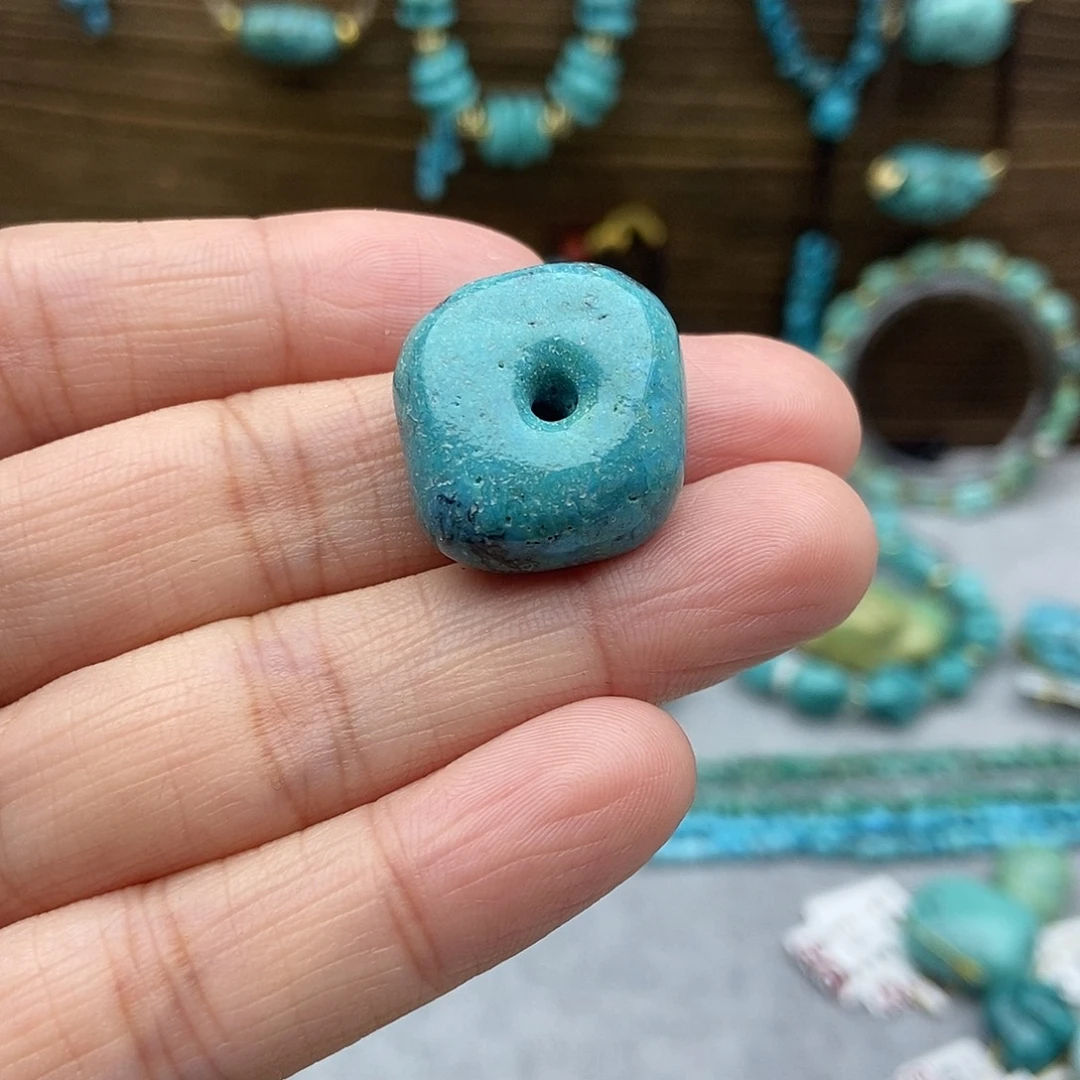 绿松石未镶嵌玉化扣子