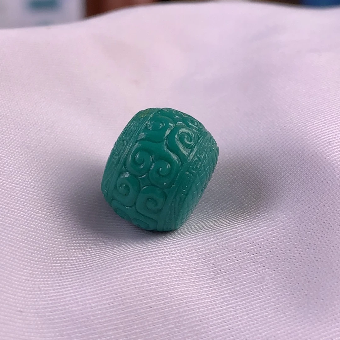 绿松石未镶嵌珠宝奇石14.3x11.2mm