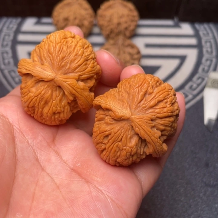 文玩核桃把件秦岭核桃48