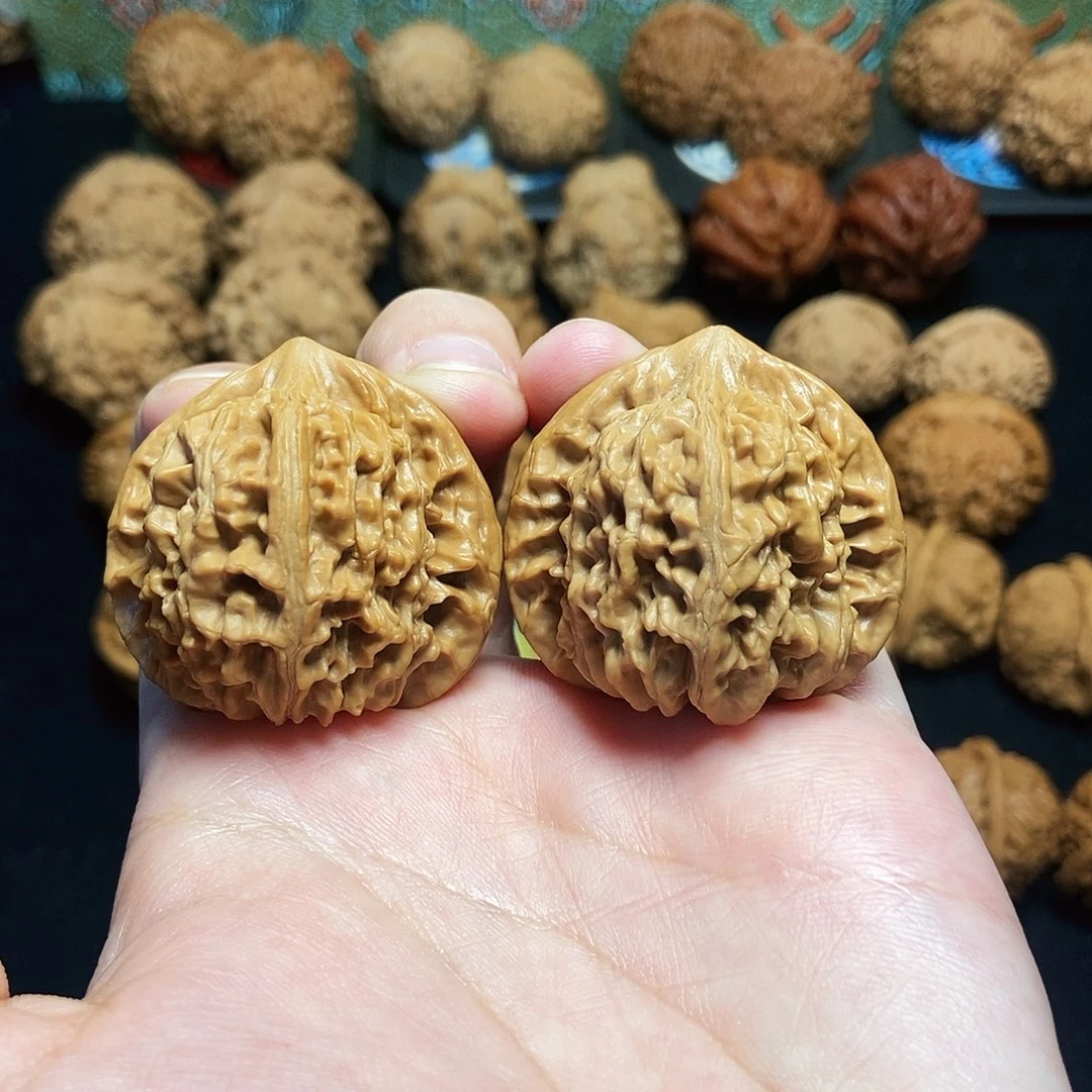文玩核桃吊坠38麒麟子