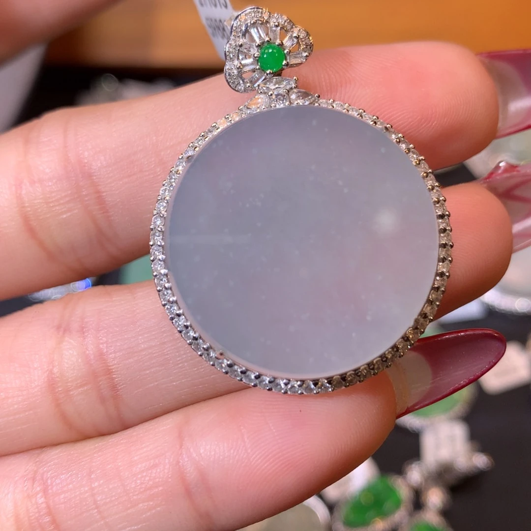 翡翠吊坠(不含链)18K金镶嵌