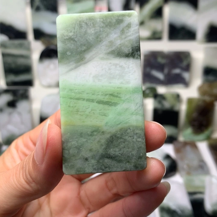 独山玉未镶嵌颈饰