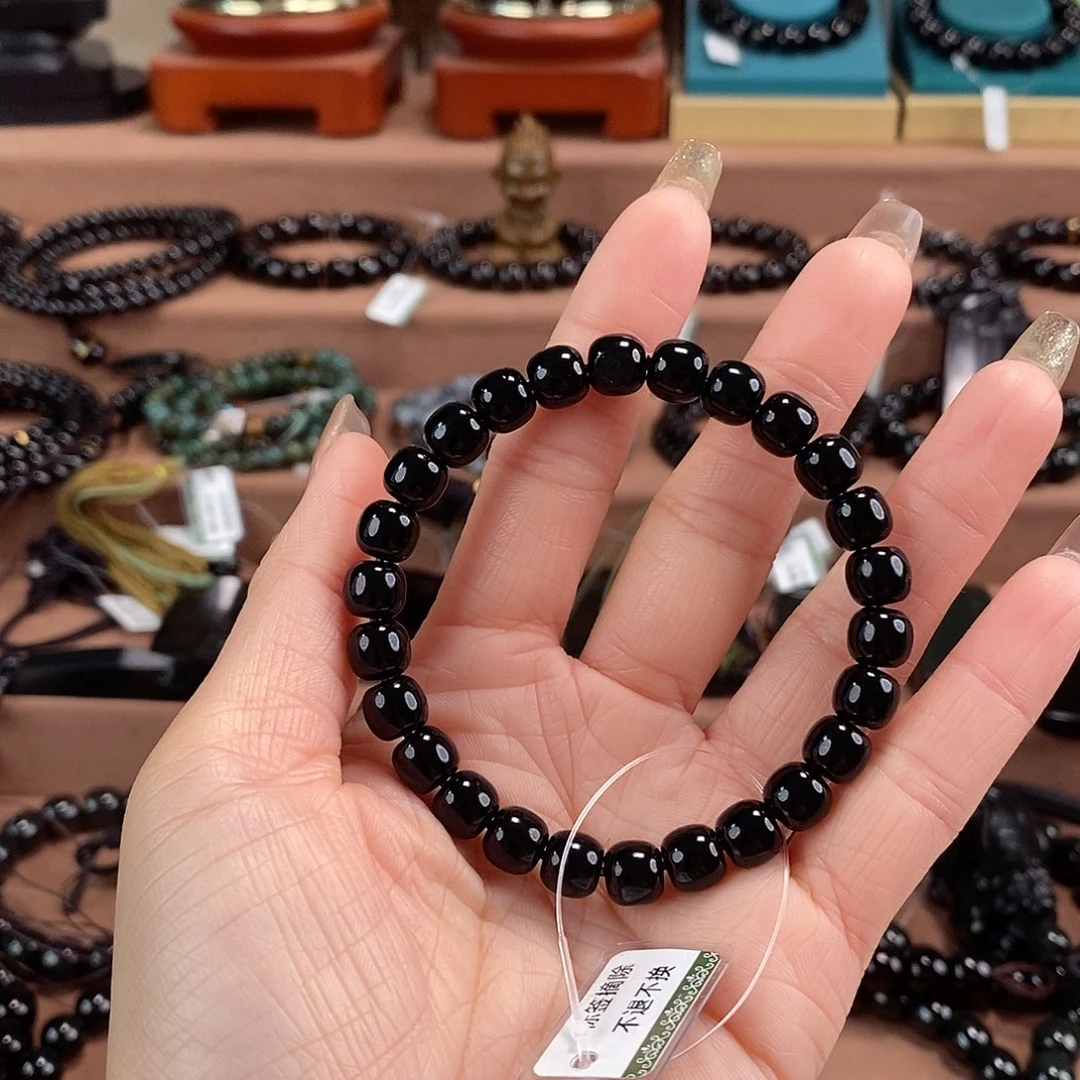 小***玮和田玉未镶嵌手链8又黑又细