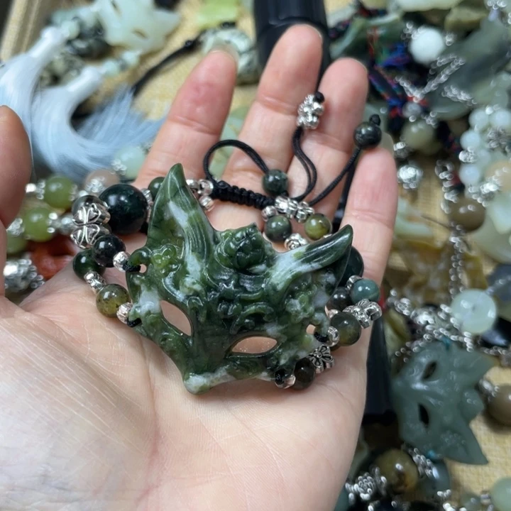 蛇纹石玉合金颈饰