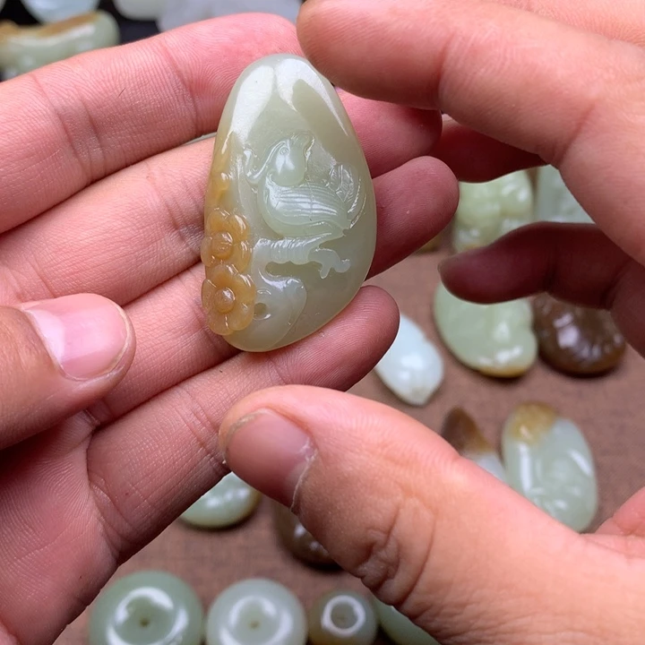 和田玉（糖玉）未镶嵌颈饰