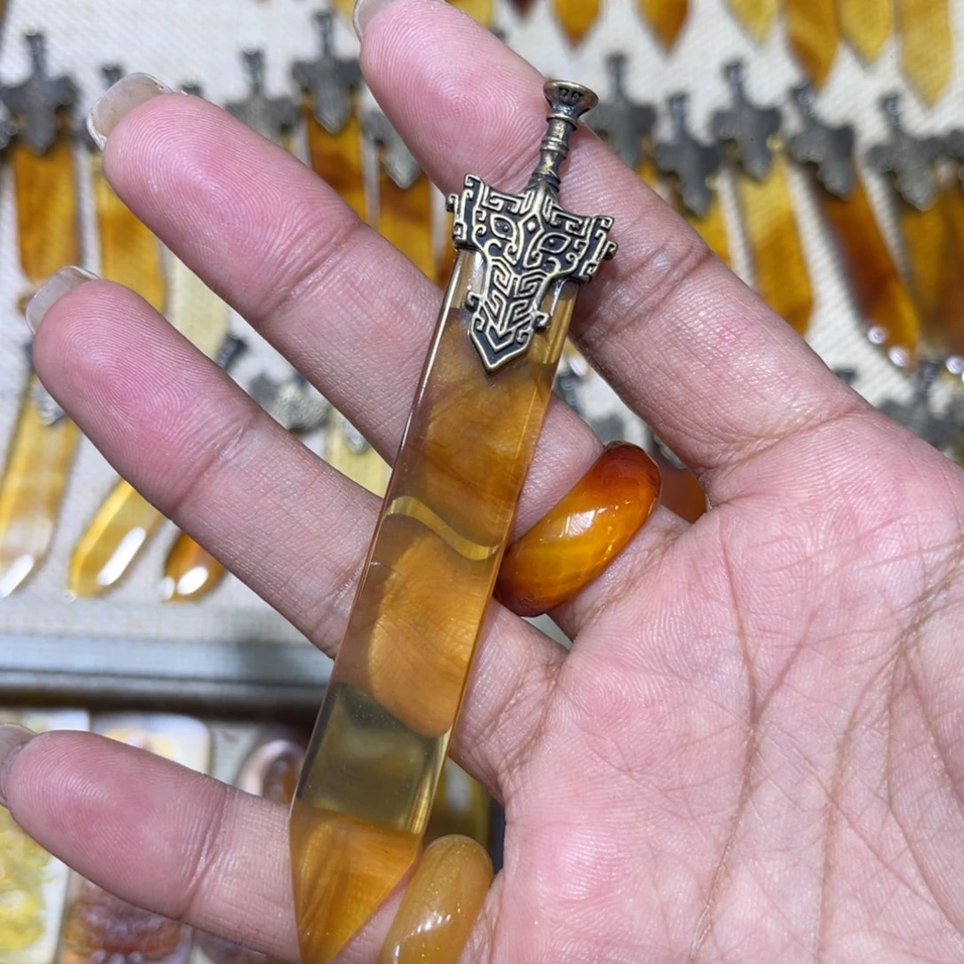 琥珀未镶嵌手串刀