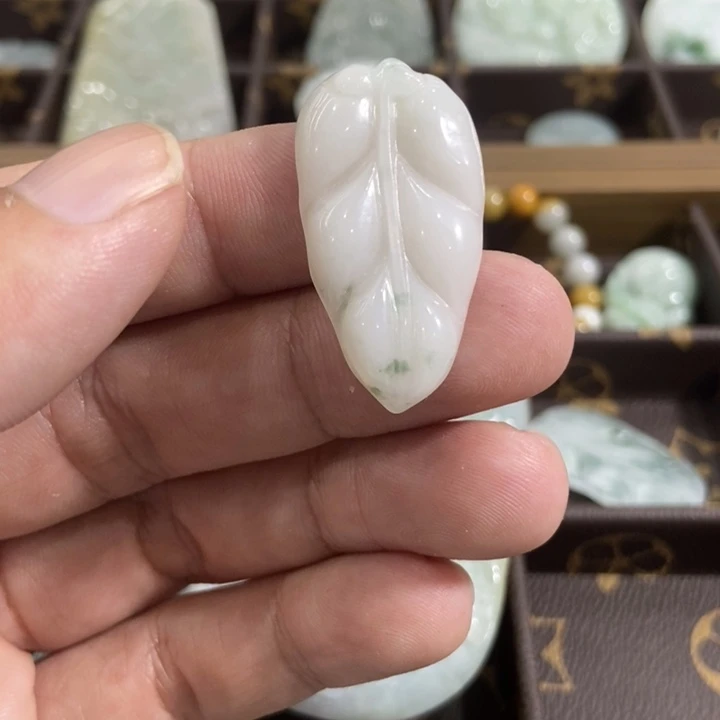 翡翠未镶嵌挂件挂件