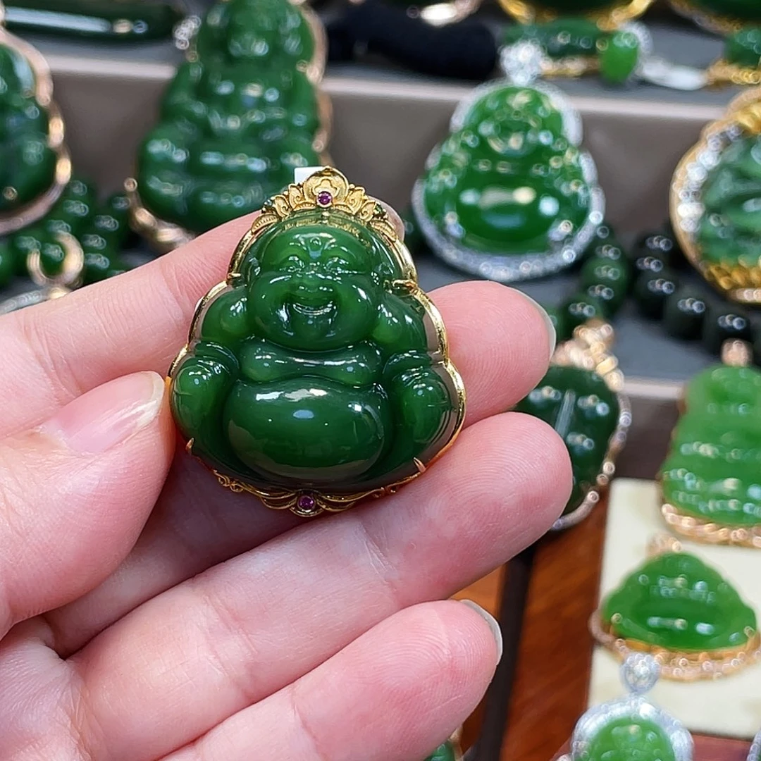 和田玉（碧玉）颈饰18K金镶嵌辣阳绿佛公30mm