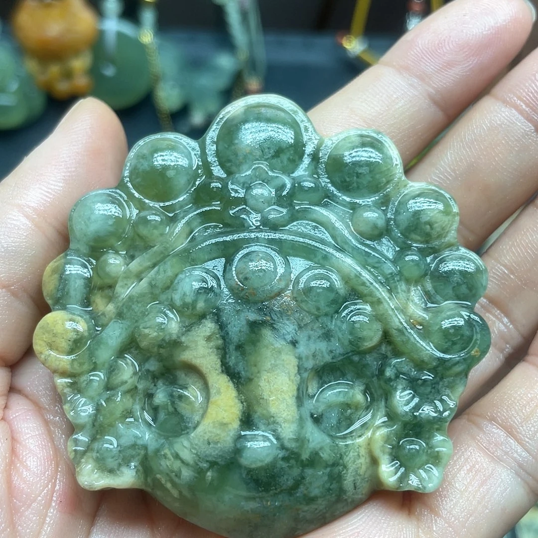 星***了蛇纹石玉未镶嵌颈饰