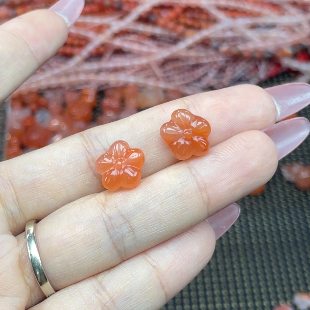 晴***南红玛瑙未镶嵌配饰梅花