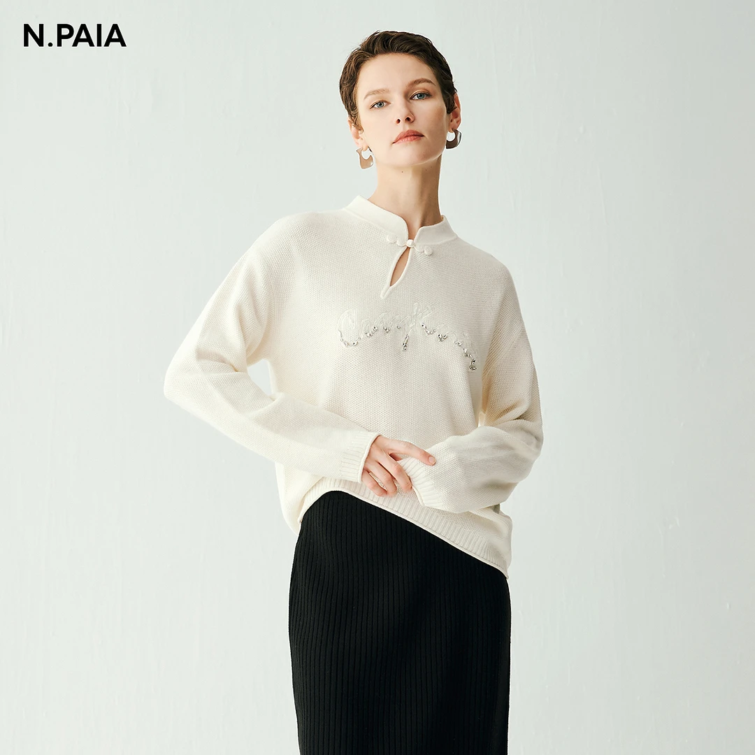 恩派雅秋新款美丽诺羊毛新中式盘扣钉钻套头衫女XNJAW9516A