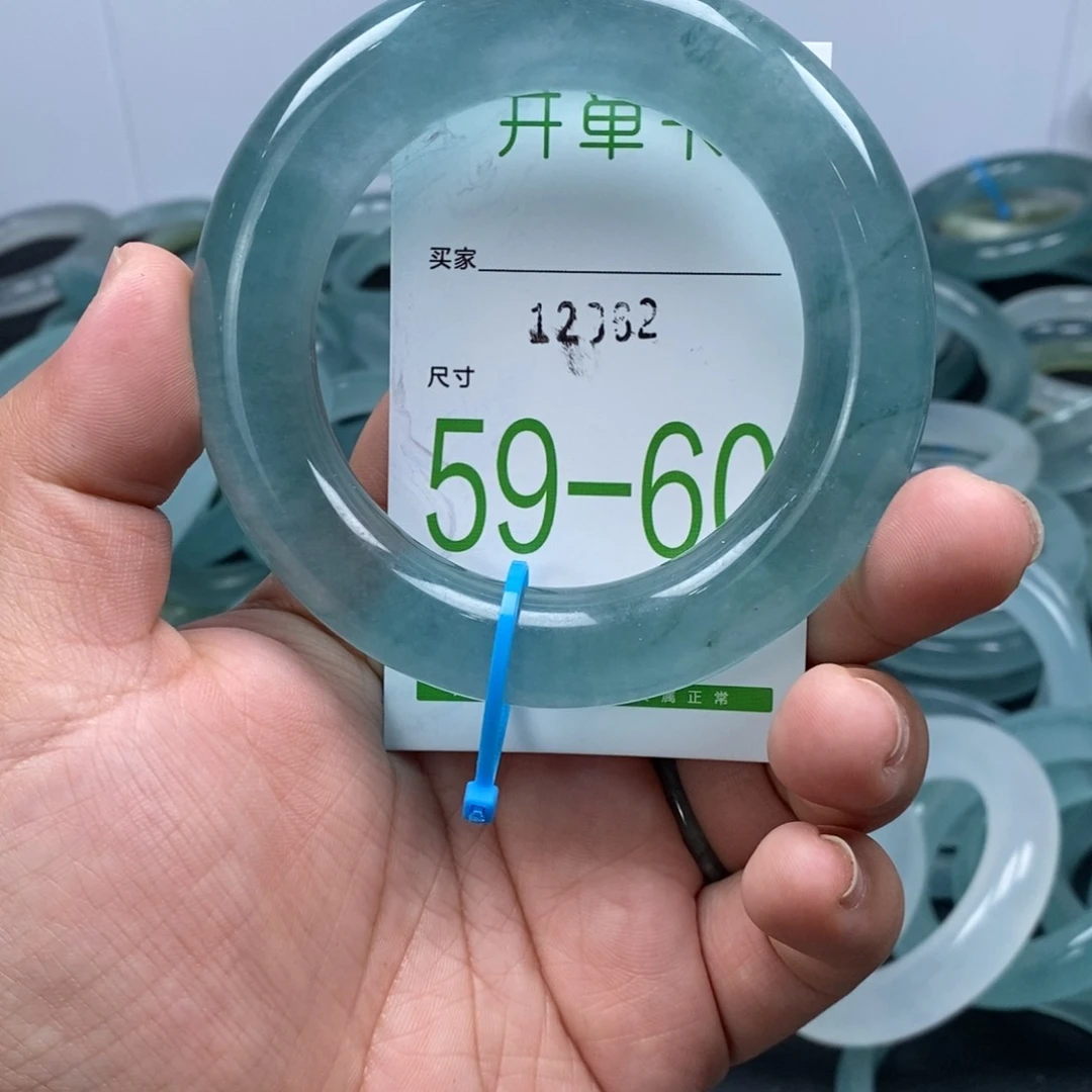 石英岩玉手镯未镶嵌