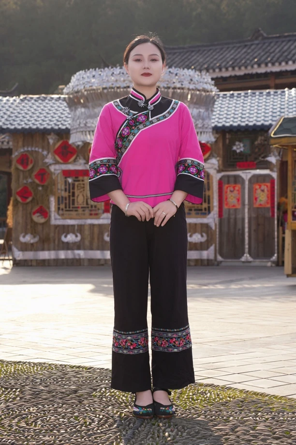 2025年布依族壮族春夏新款爆款少数民族服装刺绣重工款服装