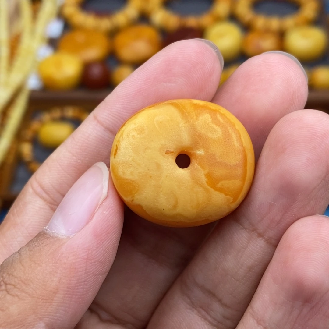 未镶嵌琥珀珠宝奇石