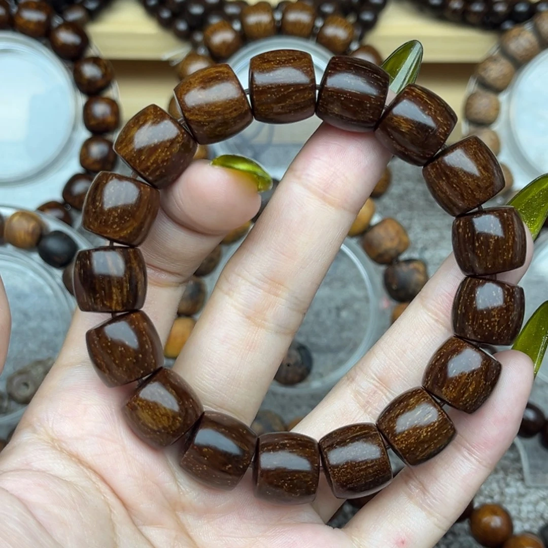 贡木巴布亚12/13血月星空