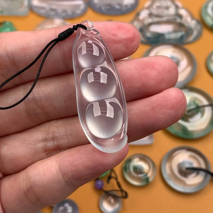 颈饰未镶嵌翡翠….