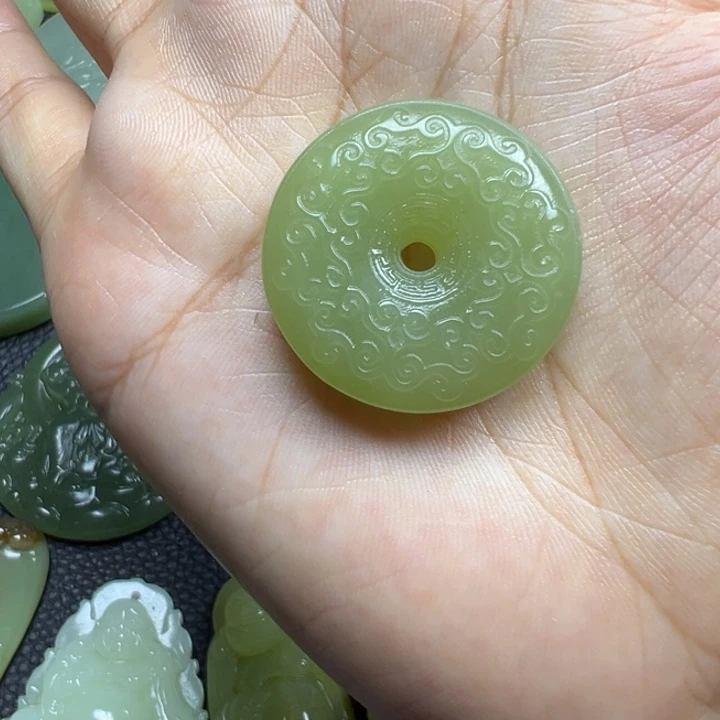 和田玉未镶嵌珠宝奇石