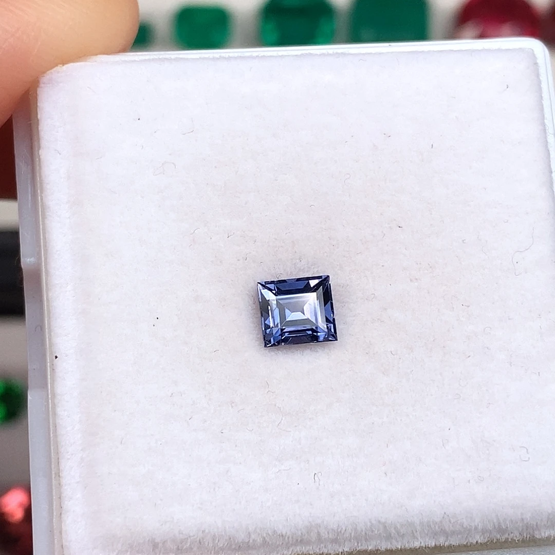 尖晶石裸石0.74ct天然