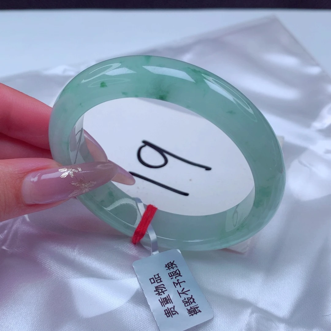 翡翠手镯未镶嵌翡翠52贵妃