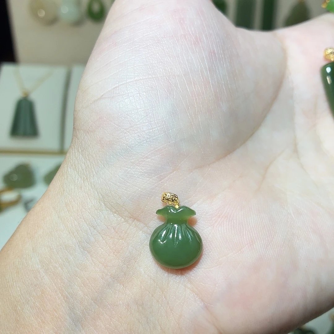 和田玉（碧玉）18K金镶嵌吊坠(赠链)