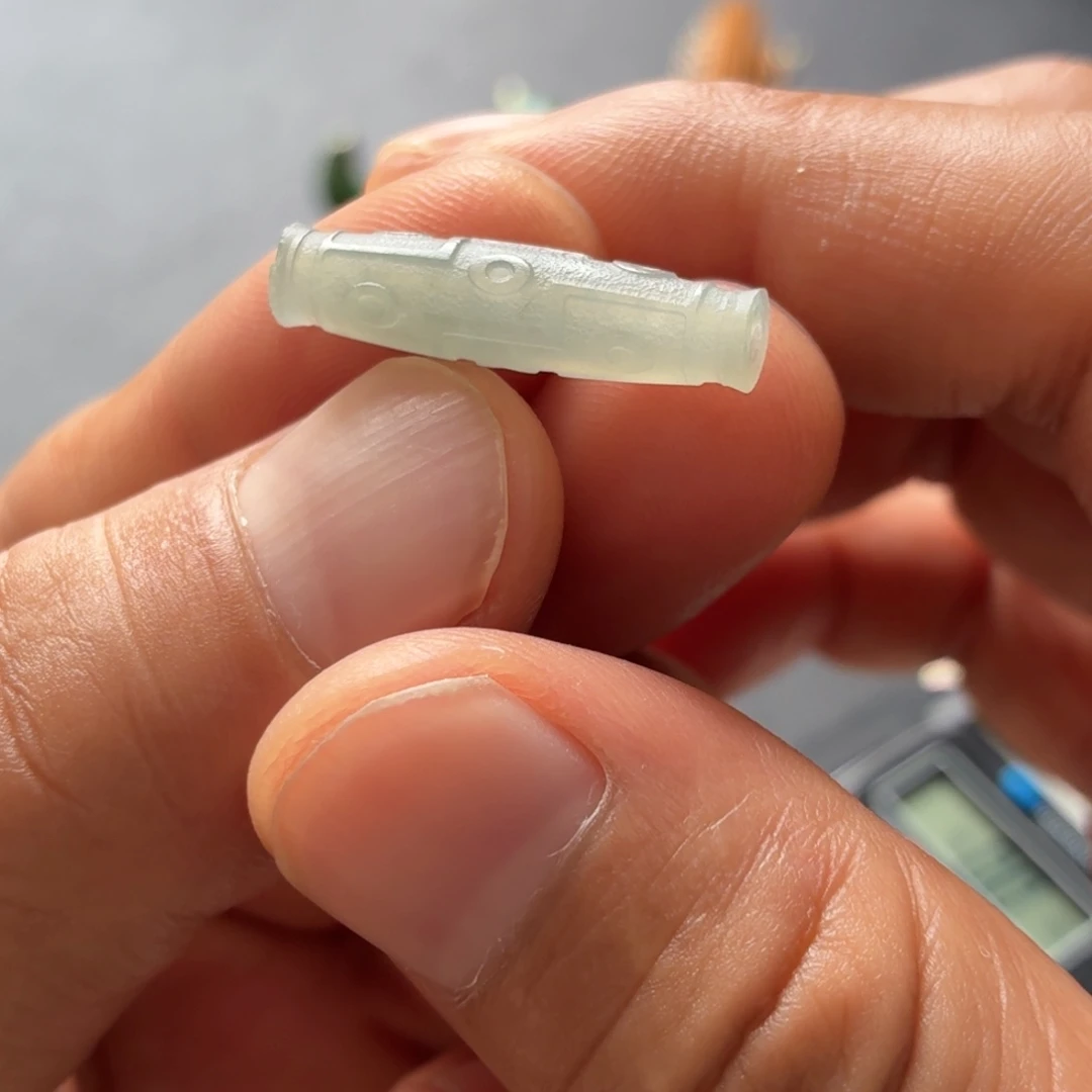 定制翡翠未镶嵌天珠